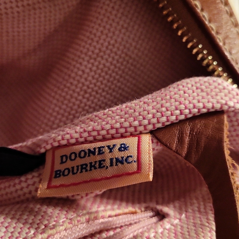 CLEARANCE! Dooney & Bourke Vintage Croc-Embossed Leather Shoulder Bag, 12Γ9Γ5.5 - Picture 14 of 15